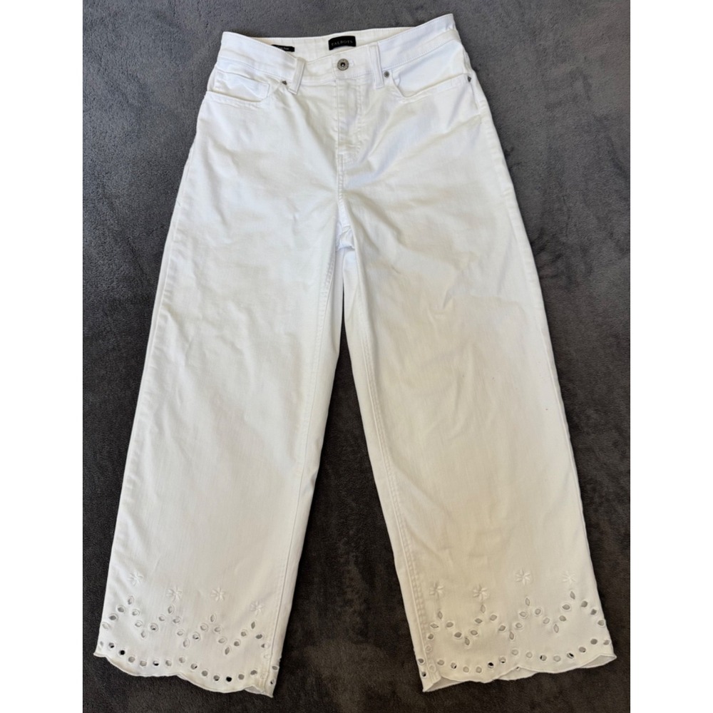 Talbots Jeans Wide Leg Crop White Denim Size 6 Embroidered Eyelet Scalloped Hem